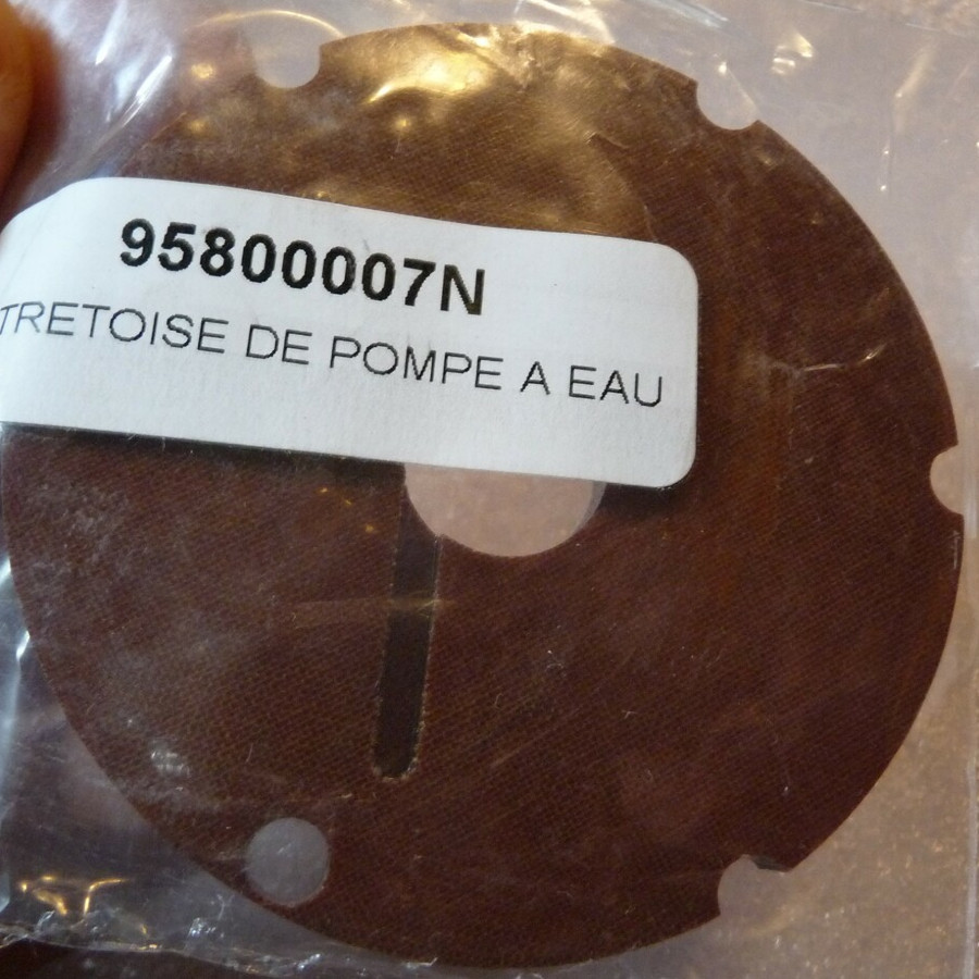 Entretoise pompe à eau Renault Couach RC11D 95800007N PIECESBATEAUX.COM