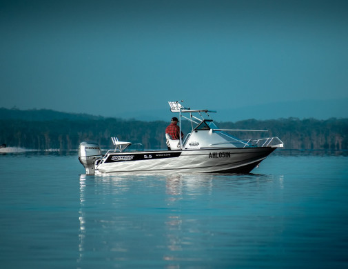 Outboard motor maintenance: the complete guide to maximum reliability